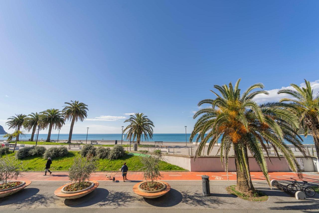 东塞斯特里105 - La Casa Di Jacopo, Fronte E Vista Mare In Centro A Riva Trigoso, 20 Metri Dalla Spiaggia公寓 外观 照片